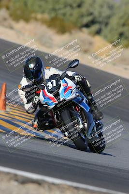 media/Dec-18-2022-SoCal Trackdays (Sun) [[8099a50955]]/Turn 10 (140pm)/